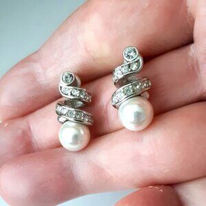 Crystal Pearl Swirl Pierced Earrings Classic Unique Vintage